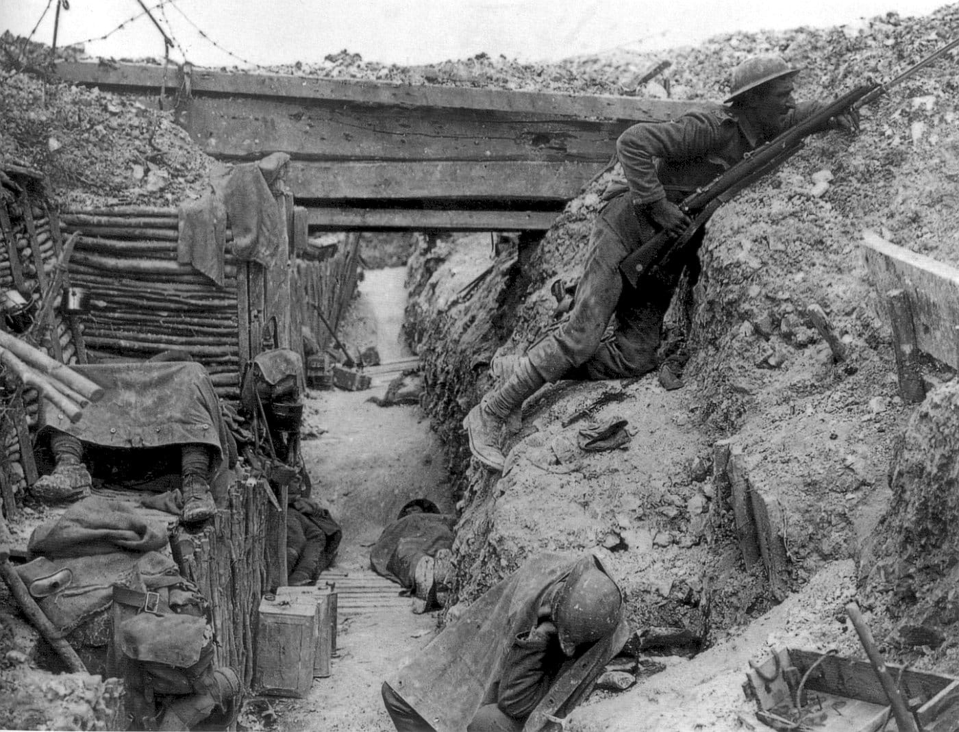 Soldiers of the Cheshire Regiment in a trench on the Somme, 1916 — the First World War produced an unprecedented volume of crisis apparition accounts documented by chaplains and civilian recipients