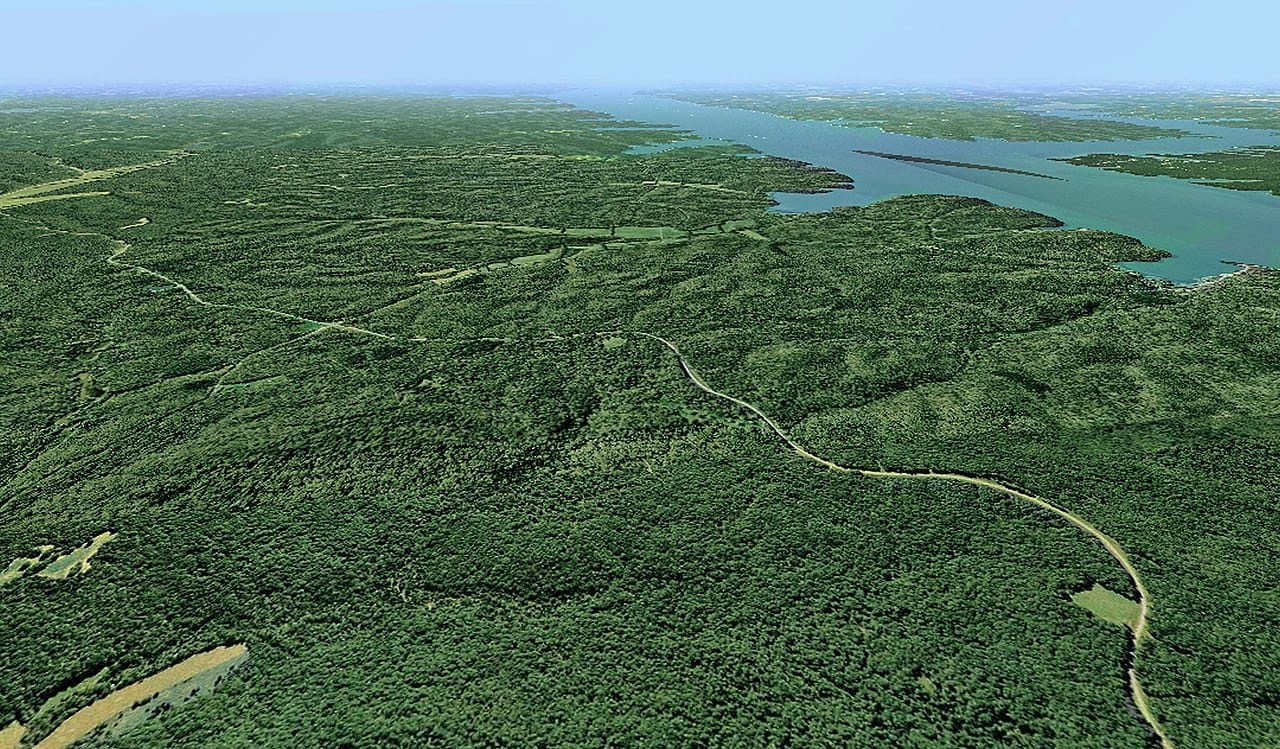 Land Between the Lakes National Recreation Area, Kentucky-Tennessee border — 276 square miles of wilderness with a Dogman tradition stretching back to before European settlement, and a core 1982 incident that has attracted investigators for decades