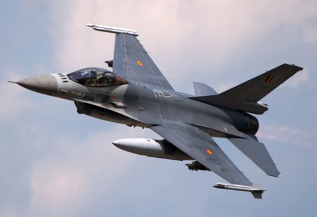 Belgian Air Force F-16 Fighting Falcon in flight
