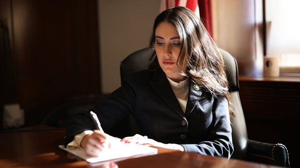 Congresswoman Urges Disbanding of Pentagon’s UFO Office Amidst Disclosure Debate